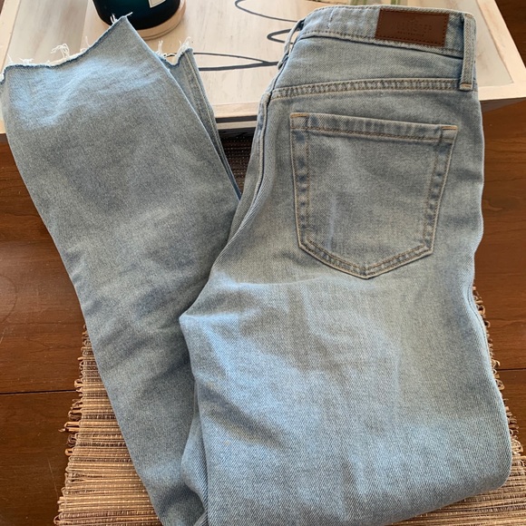 Hollister girl size 1 jean - Picture 1 of 3